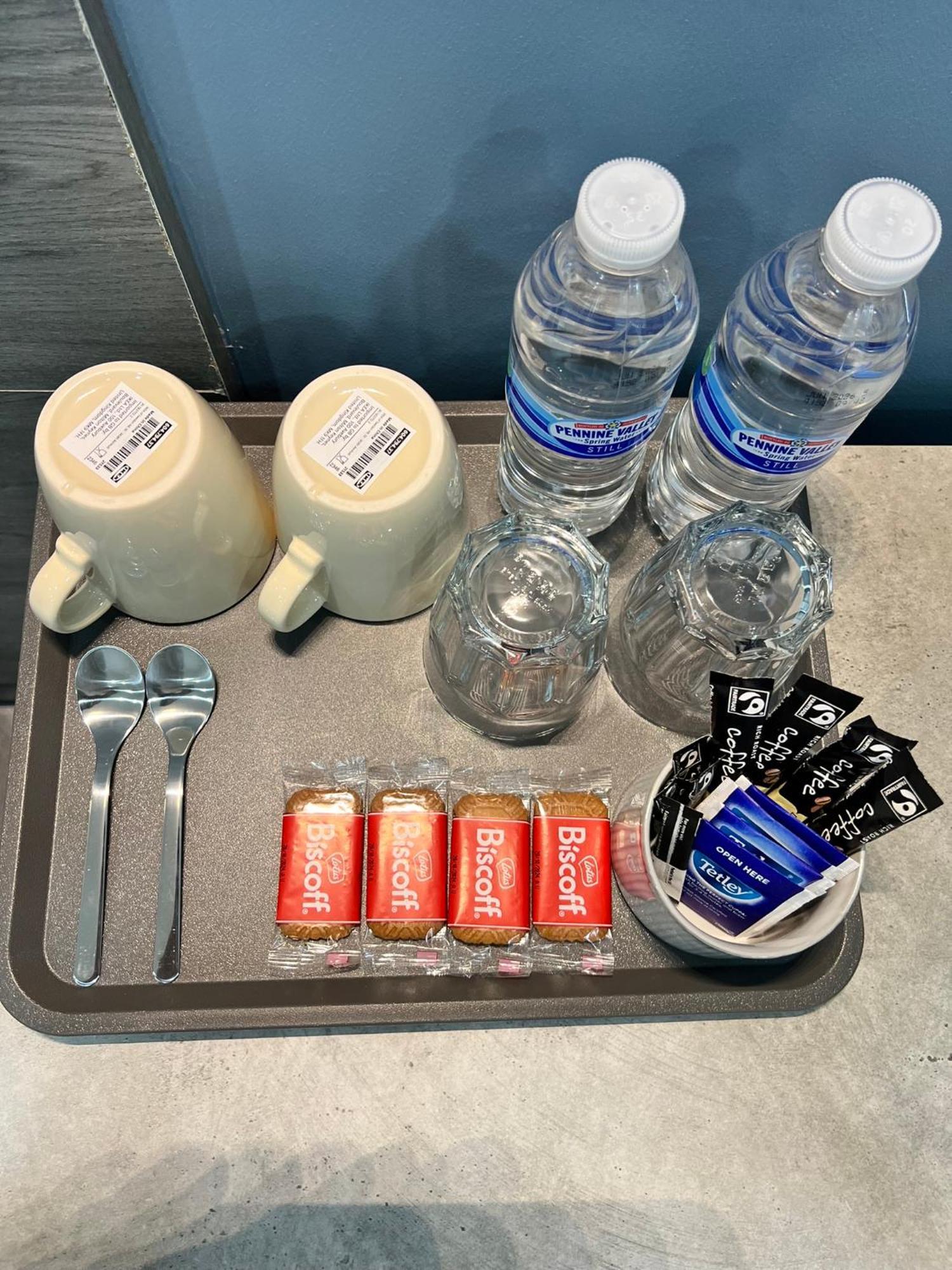 Thandi House Heathrow Airport Ashford  エクステリア 写真