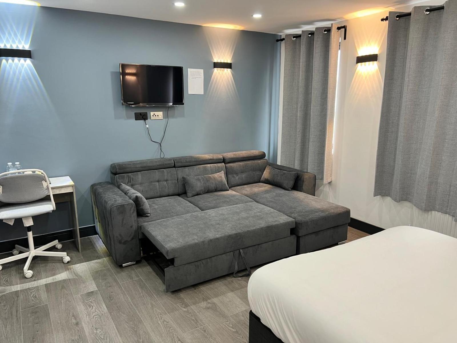 Thandi House Heathrow Airport Ashford  エクステリア 写真